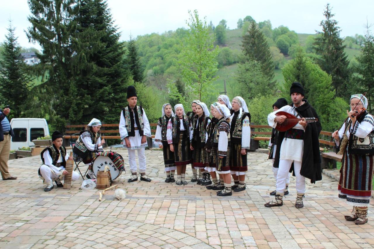 Pensiunea Casa Bunicilor Mînăstirea Humorului Kültér fotó
